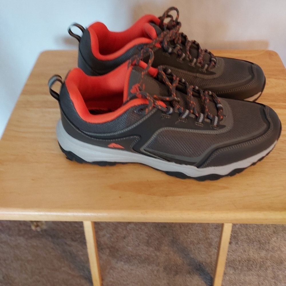 Mens Grey and orange sneakers size 10 - Picture 3 of 5